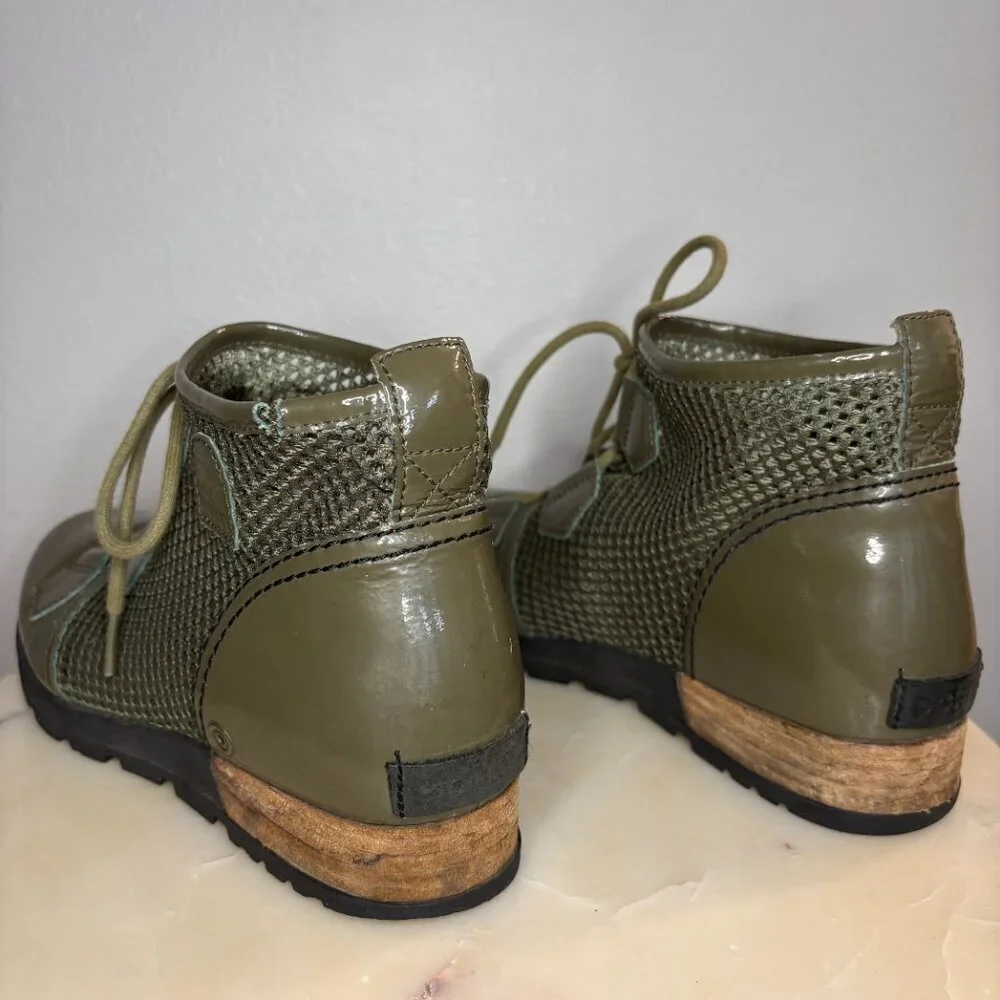 Sorel Major Lace Mesh Boot size 9 Army Green
